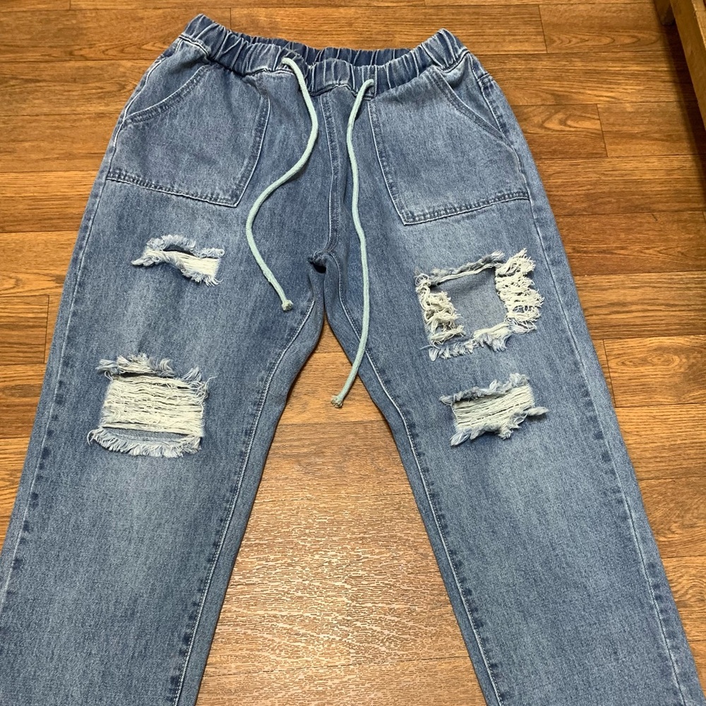 Women’s La Latte Distressed Blue Jeans